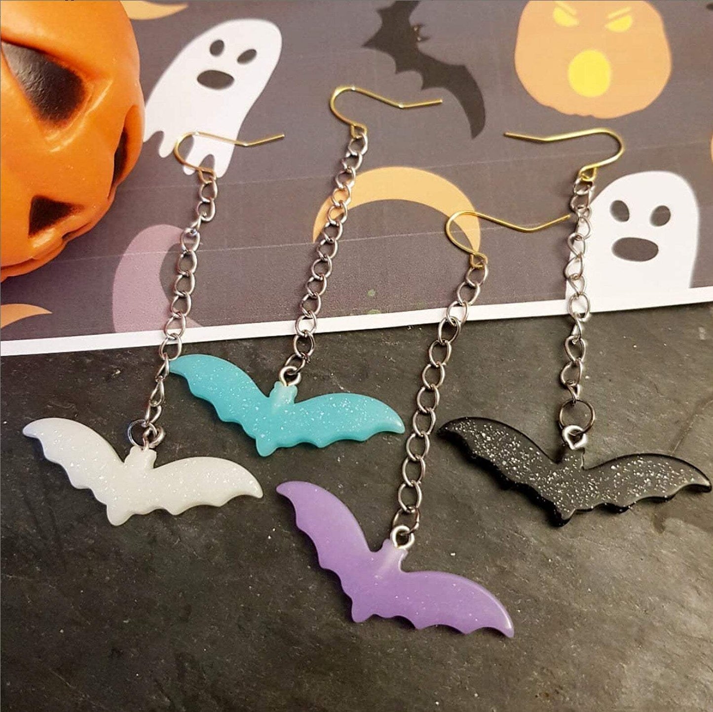 HALLOWEEN - Glitter Bat resin øreringe - Sort Blå Lilla Hvid