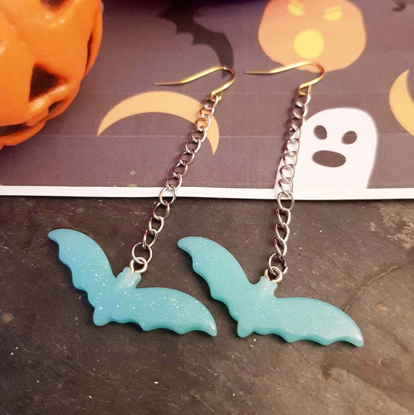 HALLOWEEN - Glitter Bat resin øreringe - Sort Blå Lilla Hvid