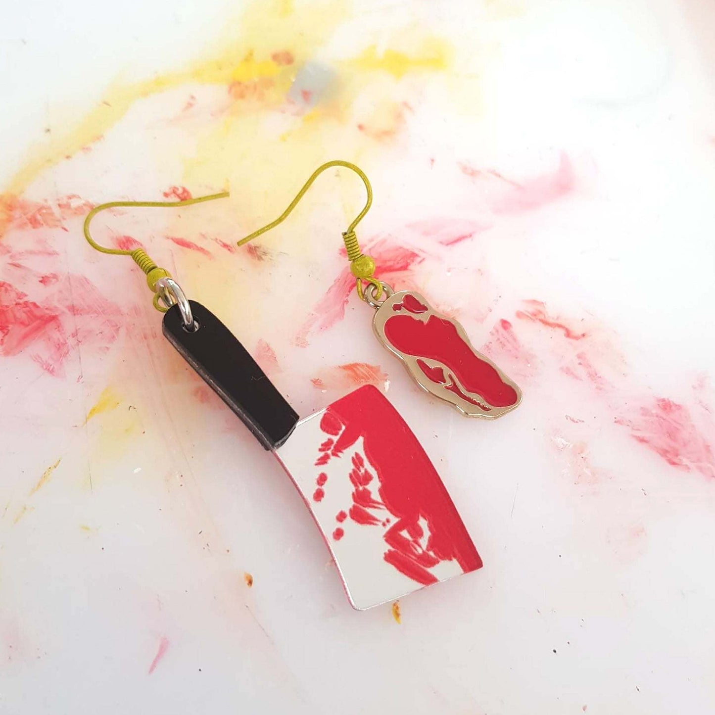 HALLOWEEN - Blodig kniv og stykke kød øreringe, True Crime Creepy Jewelry