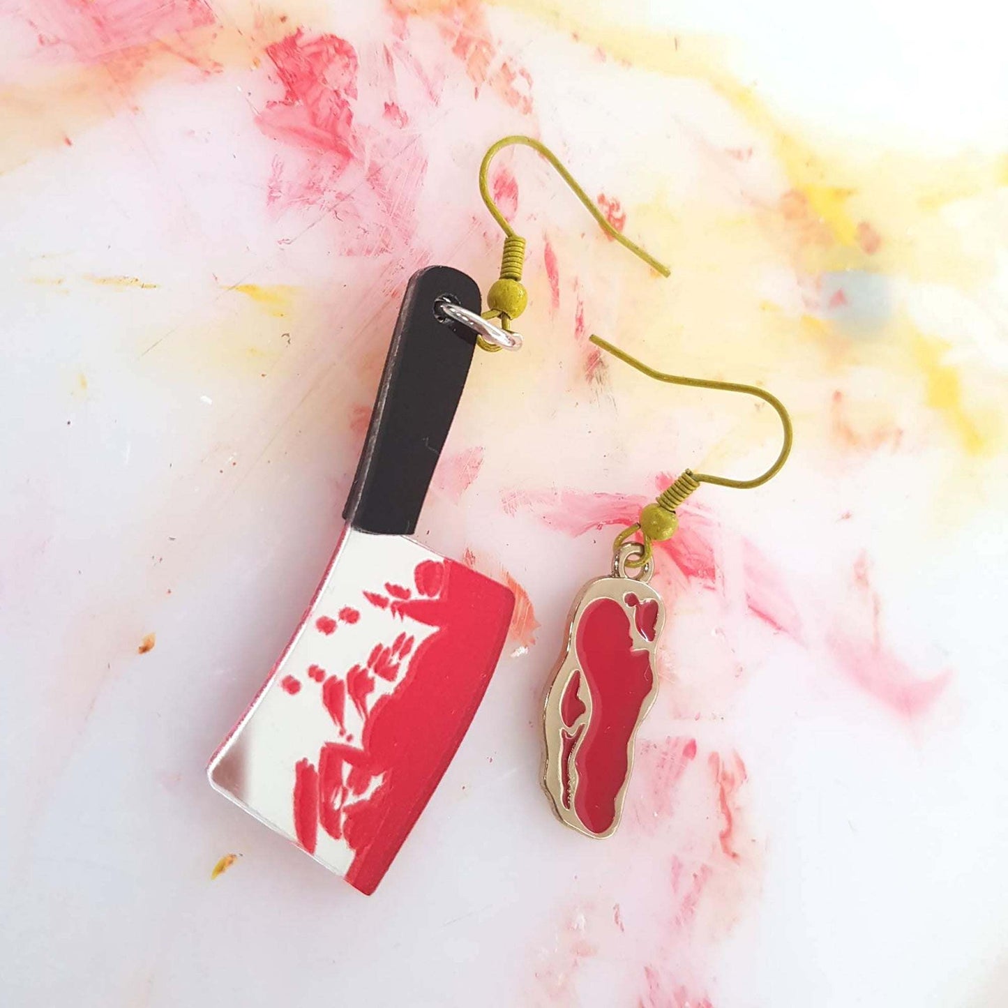 HALLOWEEN - Blodig kniv og stykke kød øreringe, True Crime Creepy Jewelry