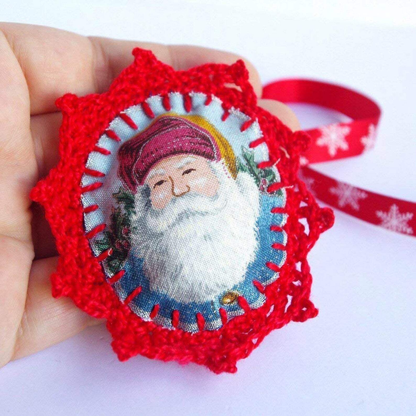 Christmas Brooch - Retro Vintage Santa Claus - Handmade CocoFlower