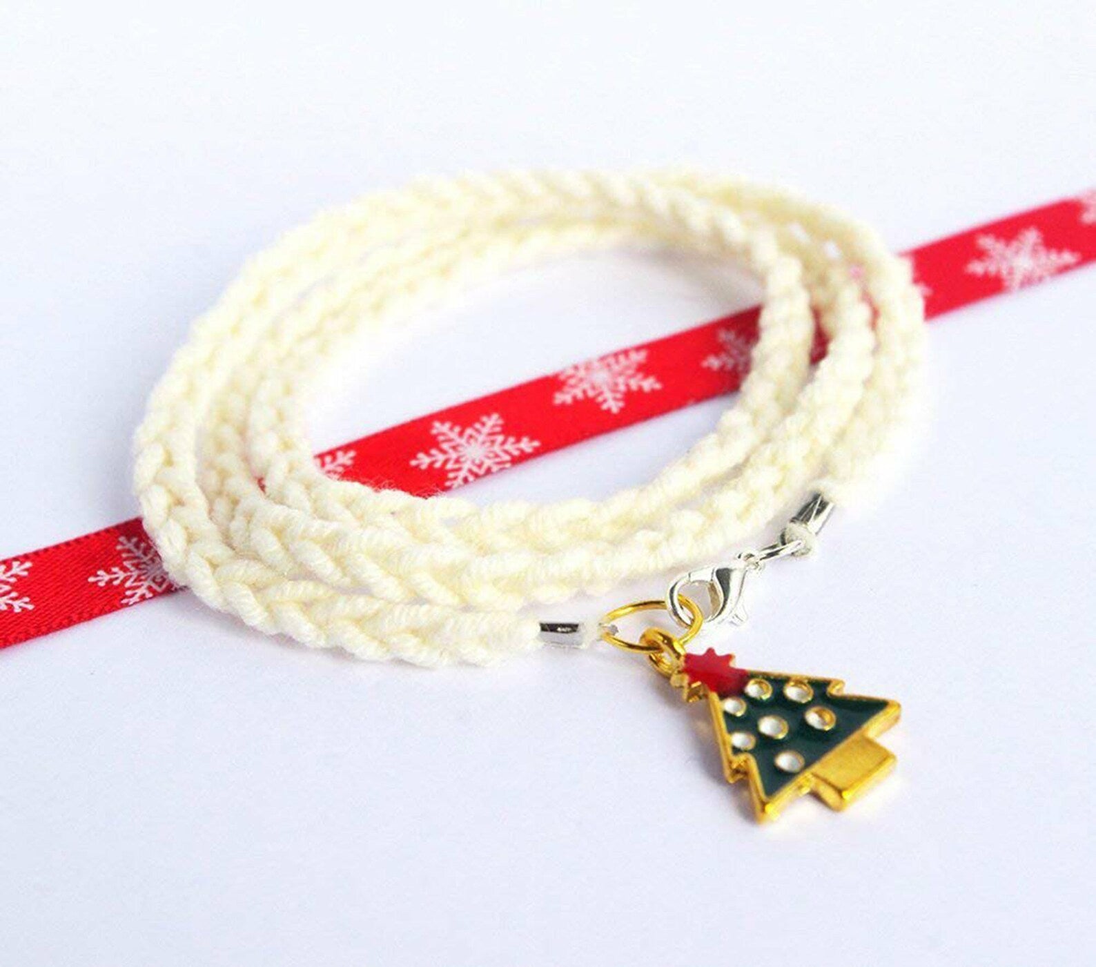 Christmas Crochet Bracelet with xmas charm - C o c o F l o w e r