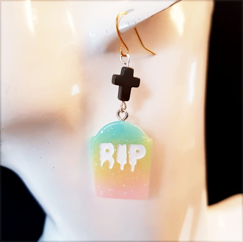 "Charming Halloween Kawaii Jewelry: Cross and RIP Tombstone"