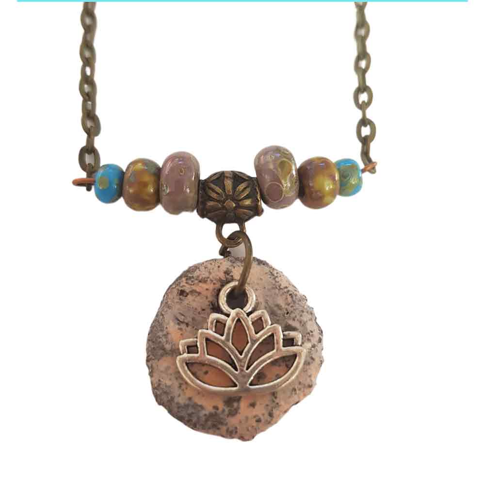 Primitive necklace Raw women - feather or lotus