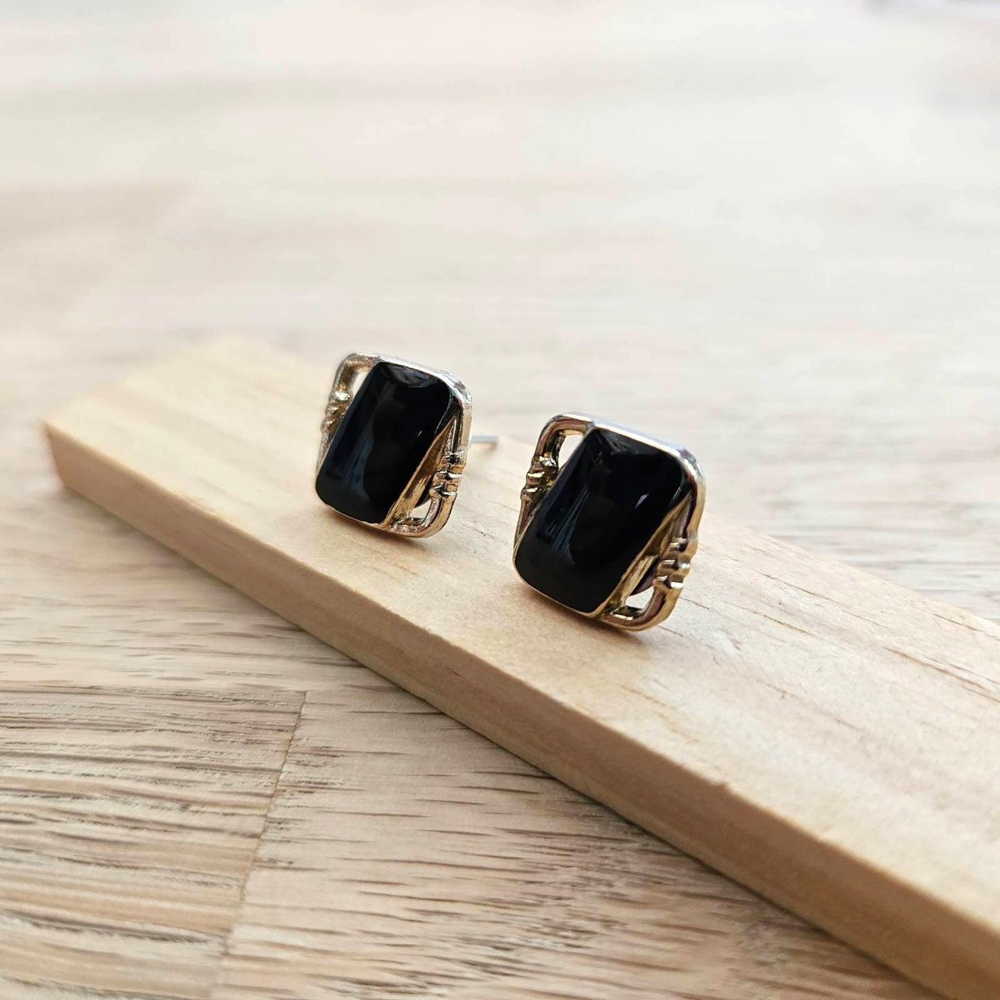 "Rectangle stud earrings - Vintage button revival: Discover the allure of these chic black studs."