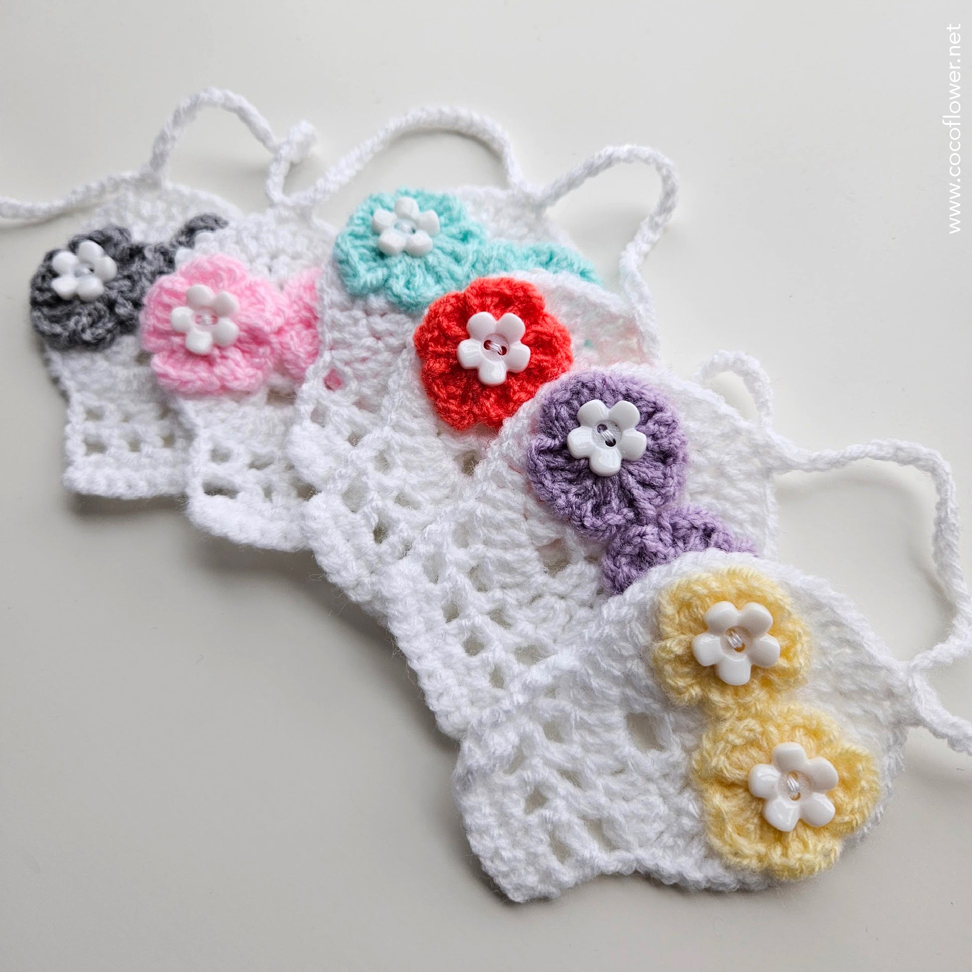 Embrace the darker aesthetic with our Sugar Skull Garland, a perfect blend of crochet artistry and alternative style.